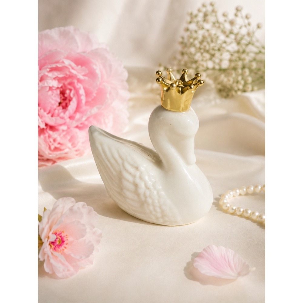 Vtg Avon Milk Glass "Royal Swan" Cologne Bottle With Topaze Cologne 1oz
